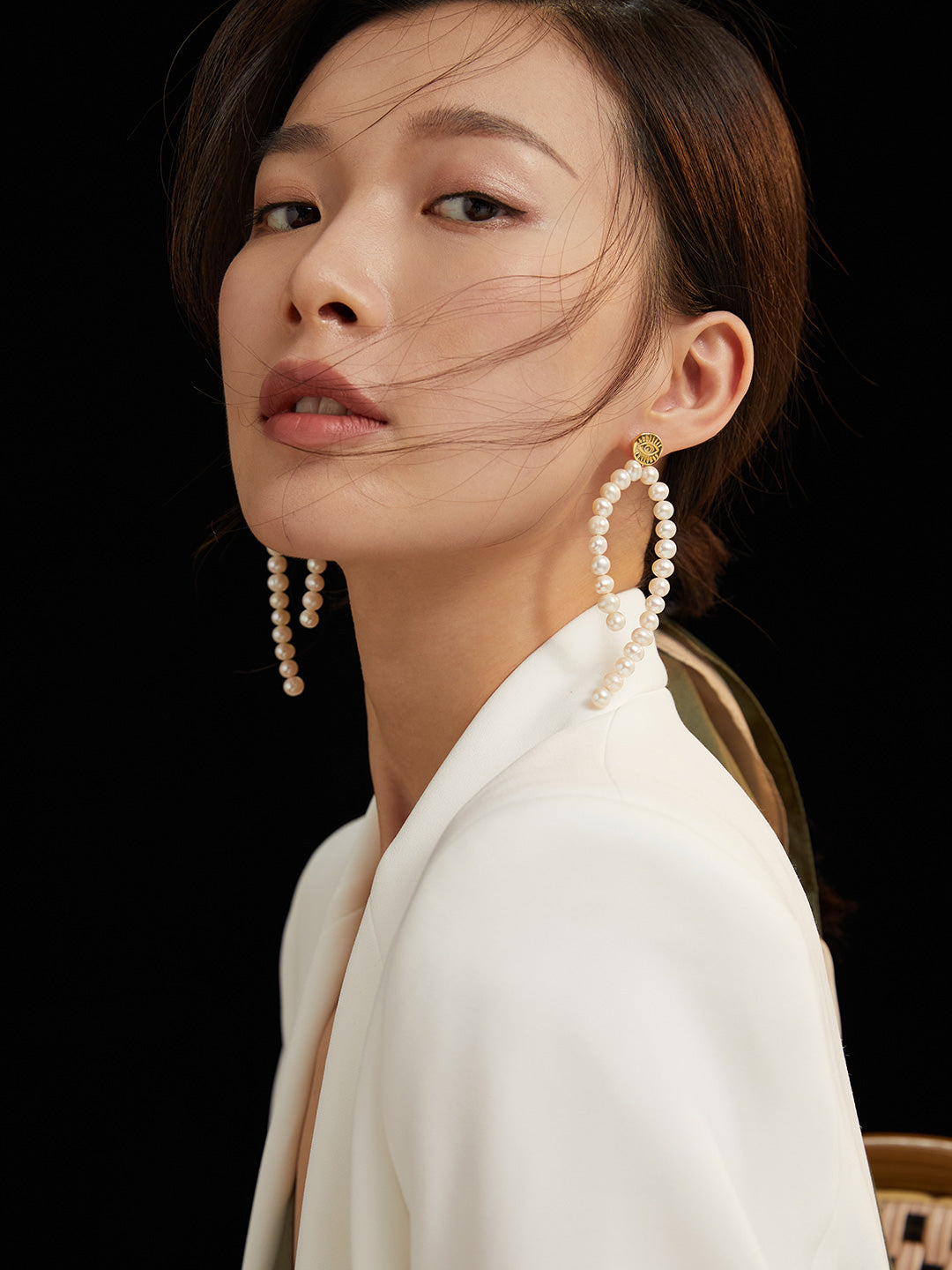 Eye of Pearl Earrings