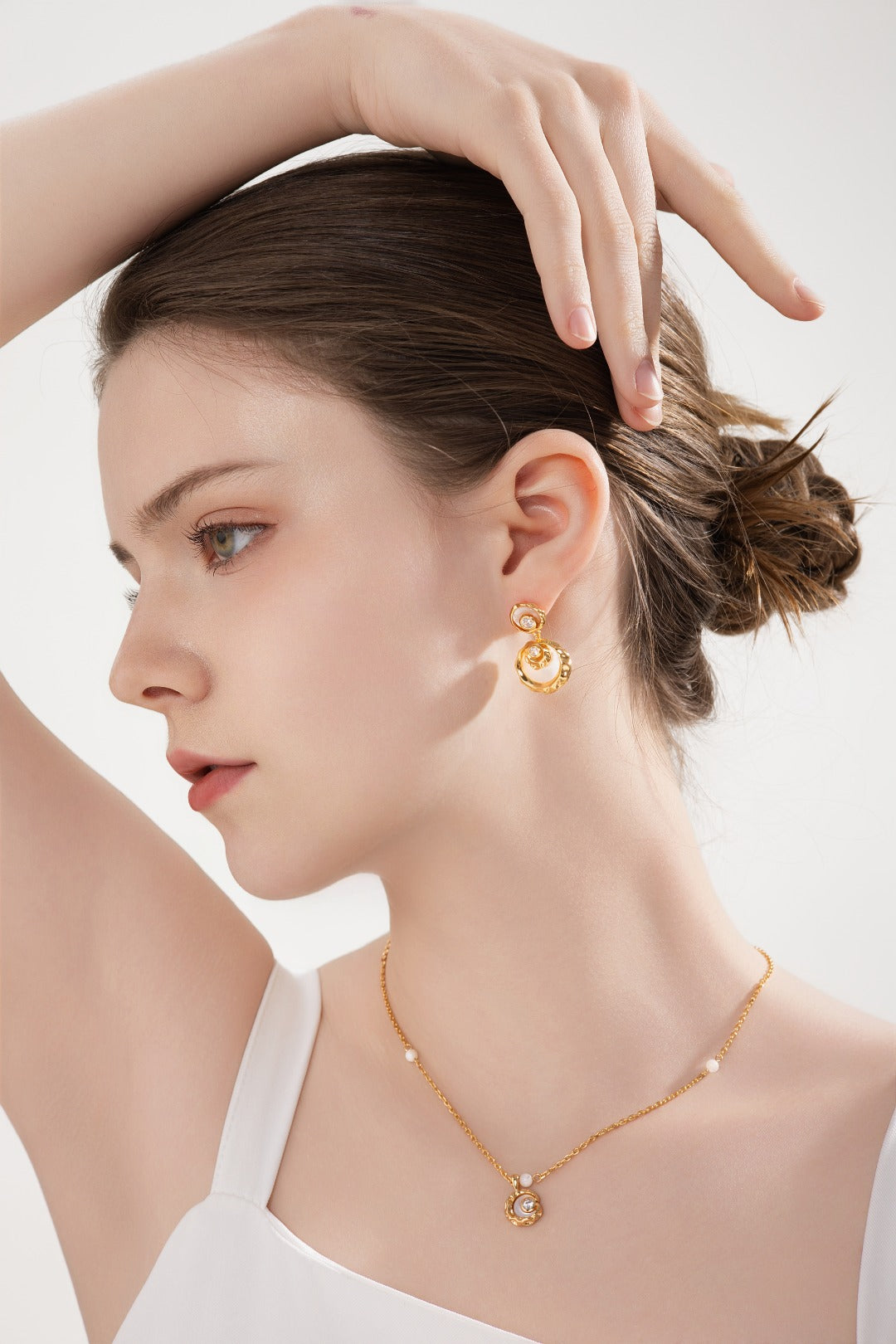 Celeste Pendant Necklace