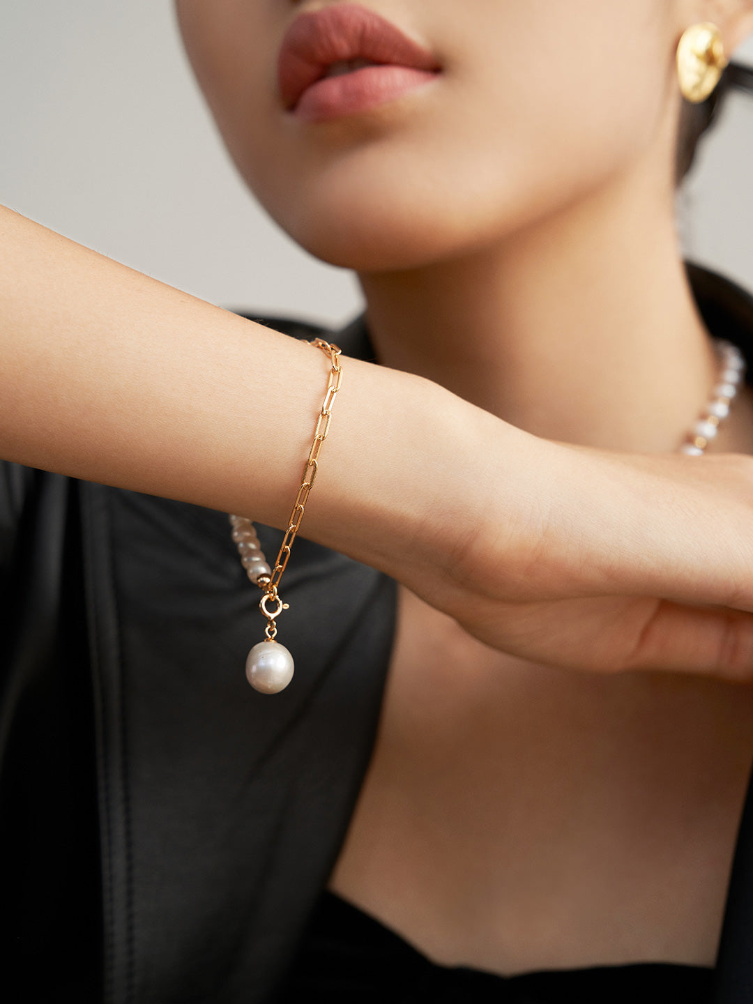 Golden Link Pearl Bracelet